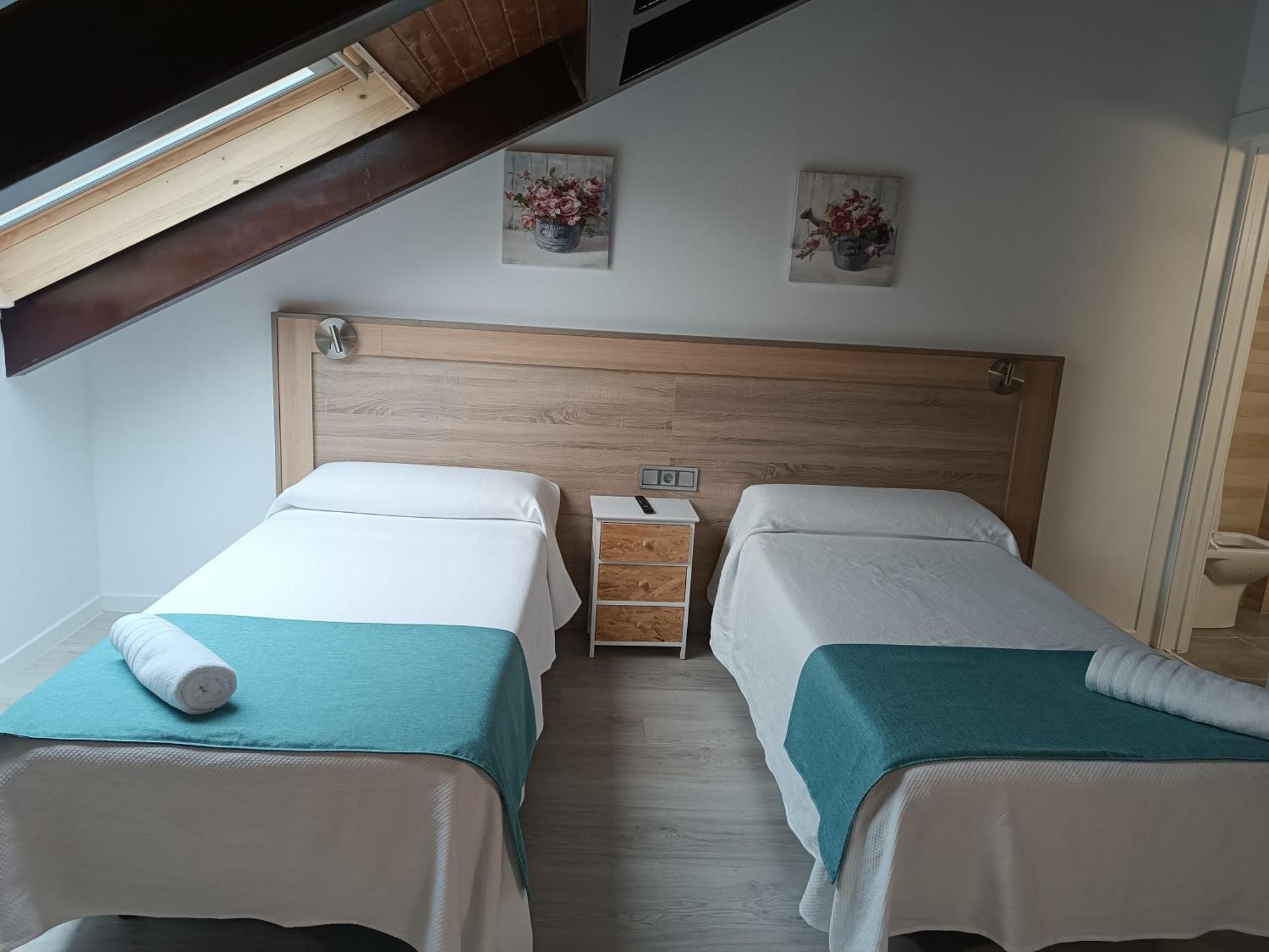 Apartamentos Turisticos Avila Puerta De Los Leales 1-2 Eksteriør billede