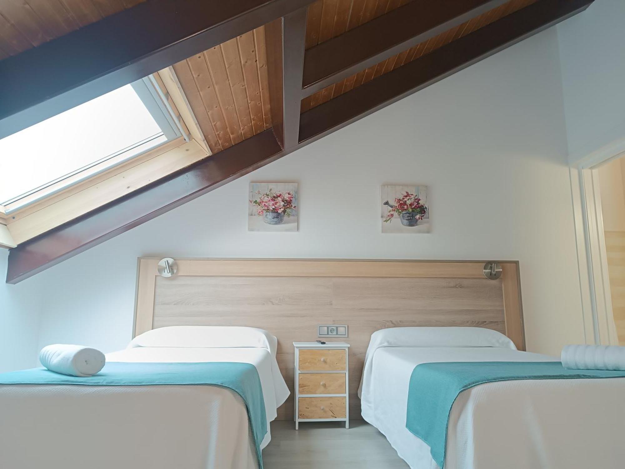 Apartamentos Turisticos Avila Puerta De Los Leales 1-2 Eksteriør billede