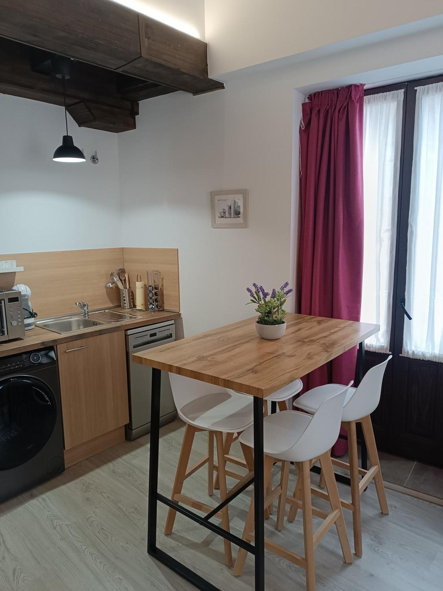 Apartamentos Turisticos Avila Puerta De Los Leales 1-2 Eksteriør billede