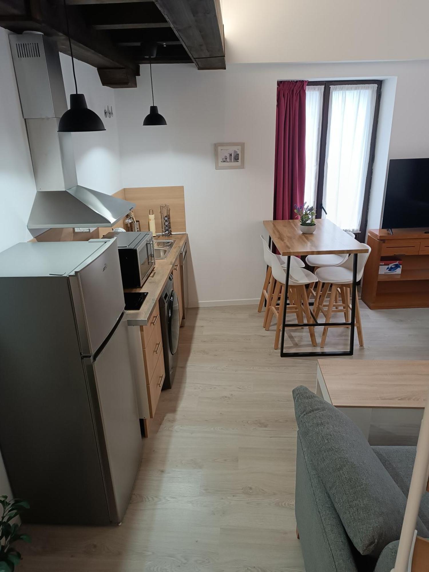 Apartamentos Turisticos Avila Puerta De Los Leales 1-2 Eksteriør billede