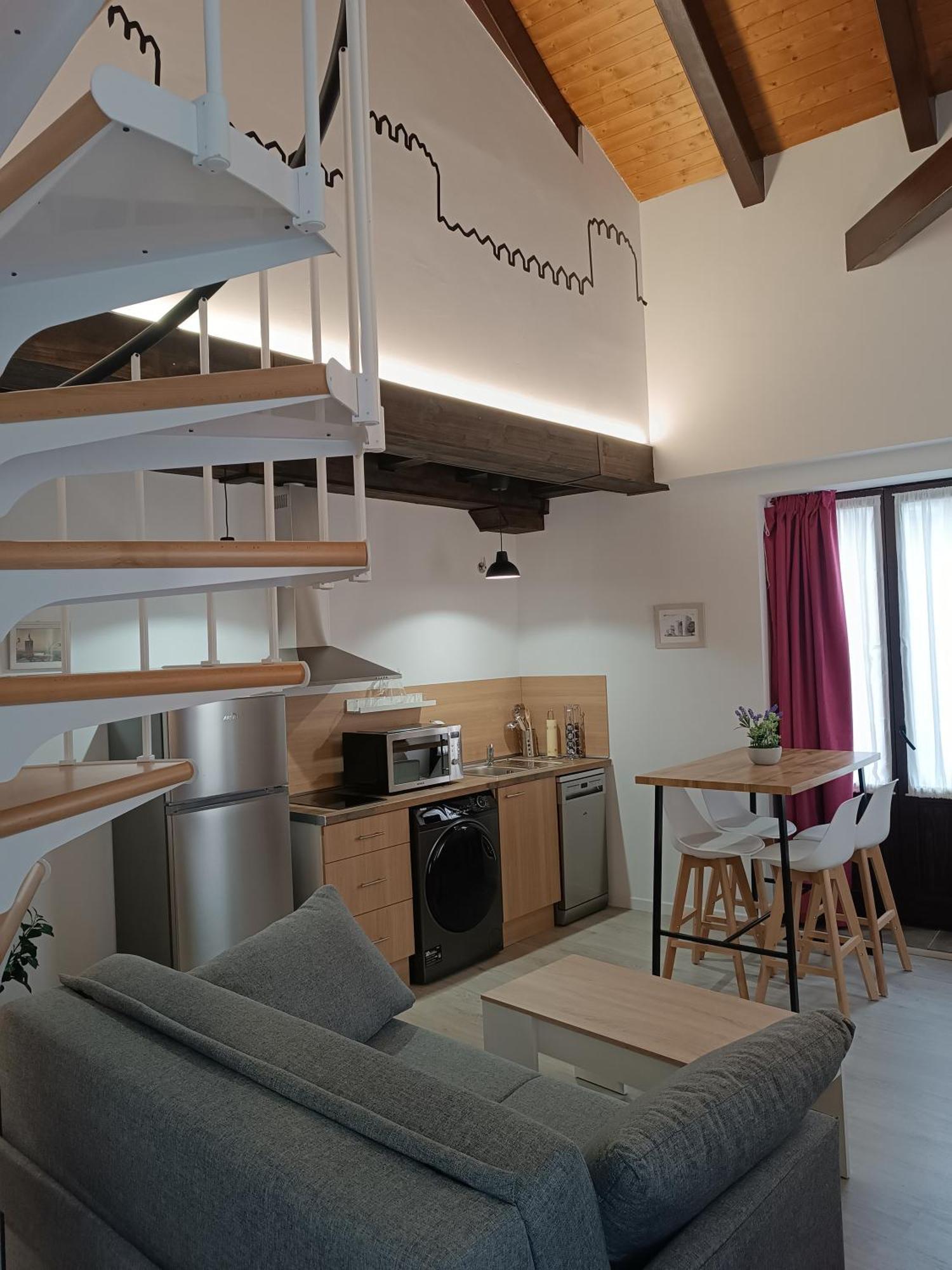 Apartamentos Turisticos Avila Puerta De Los Leales 1-2 Eksteriør billede
